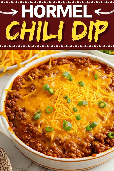 This Hormel chili dip is the perfect appetizer for the big game. It's cheesy, delectable, and only takes 5 minutes to make. Hormel Chili Recipe, Hormel Chili Dip, Chilli Cheese Dip, Hormel Chili Cheese Dip, Chili Queso Dip, Chili Dip Recipes, Homemade Chocolate Chip Muffins, Chili Cheese Dip, Hormel Chili