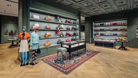 Gucci Unveils Stunning 1st-in-Canada ‘World of’ Concession Boutique [Photos] Boutique Photos, Clothing Store Design, Jewelry Store Design, Store Design Boutique, Gucci Store, Cove Lighting, Marble Tile Floor, Italian Luxury Brands, Concrete Floor