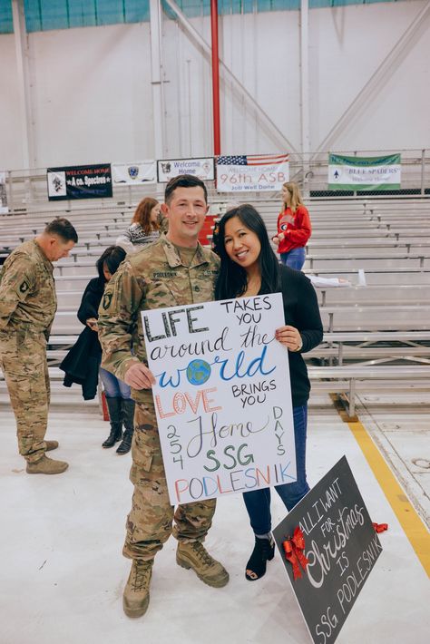 Army Homecoming Signs, Military Homecoming Ideas, Deployment Homecoming Signs, Military Spouse Quotes, Military Homecoming Signs, Soldiers Returning Home, Deployment Ideas, Homecoming Signs, Deployment Homecoming