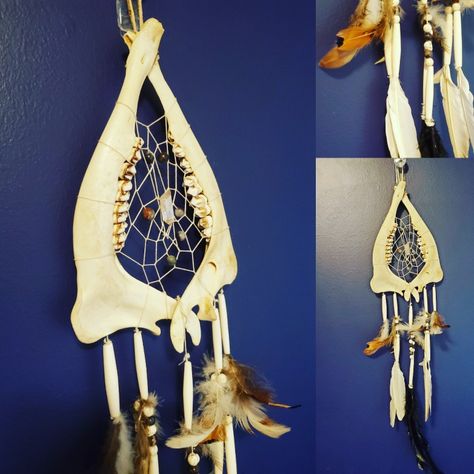 Elk Jaw Bone Art, Deer Jaw Bone Crafts, Cow Jaw Bone Art, Animal Jaw Bone Art, Deer Jaw Bone Art, Diy Dream Catcher Tutorial, Cow Skull Art, Dream Catcher Tutorial, Cow Bones