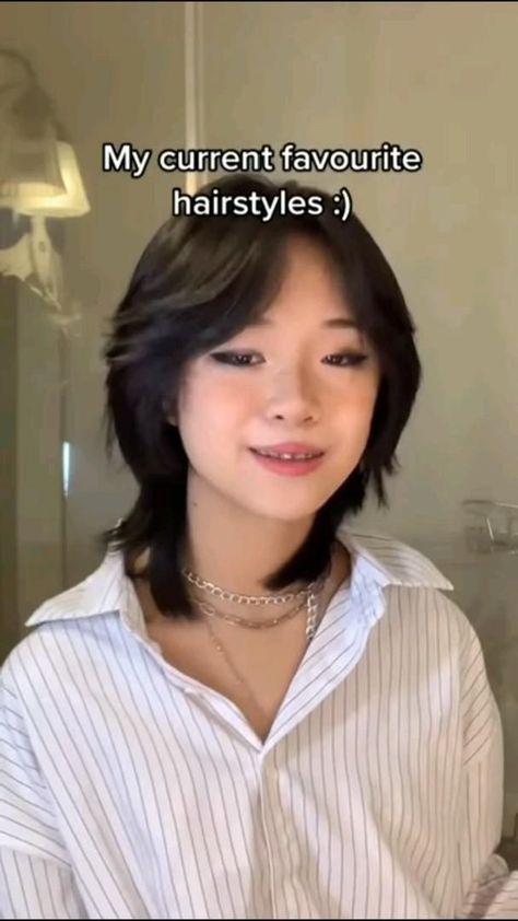 Curling Tips, Short Hair Tomboy, Short Grunge Hair, Hair Curling Tips, Hair Style Korea, Swag Makeup, Asian Short Hair, Hair Tips Video, Hairdos For Short Hair