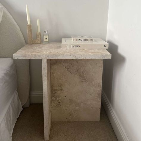 Side Bed Table Ideas Bedrooms, Stone Side Table Bedroom, Diy Travertine Nightstand, Bed Side Tables Modern, Befside Tables, Marble Bedside Table Ideas, Stone Nightstand Bedroom, Bedside Table Stone, Side Table Bedroom Aesthetic