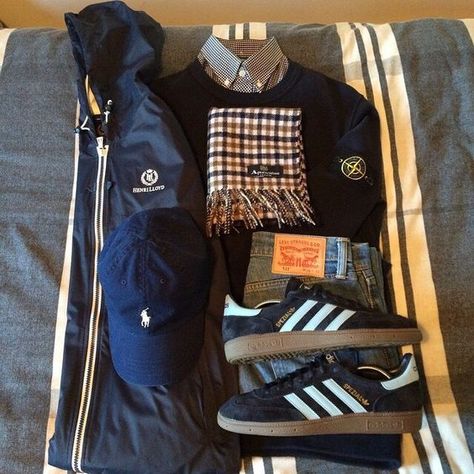 Gameday Outfit College, Little Wedding Ideas, Skinhead Style, Football Casual Clothing, 80s Football, Adidas Casual, Casual Couture, Football Casuals, Soccer Outfit