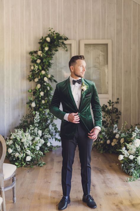 green velvet jacket Green Tux, Green Suit Jacket, Christmas Wedding Themes, Velvet Suit Jacket, Green Wedding Suit, Emerald Green Wedding, Groom And Groomsmen Suits, Green Velvet Jacket, Black Lace Gown