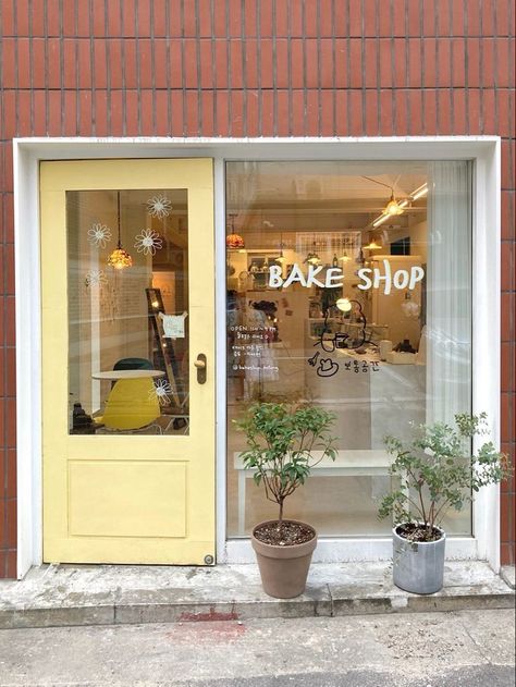 Cool Storefront Design, Cake Shop Interior, Cake Shop Design, Bakery Shop Interior, Coffee Shop Concept, Cafe Japan, Mini Cafe, Bakery Shop Design, Korean Cafe