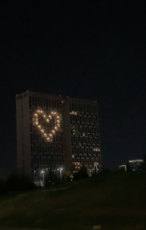 City Heart Aesthetic, Heart On Building Aesthetic, Heart City Wallpaper, Hearts In Random Places, Heart On Building, Night Heart Aesthetic, Heart Building Lights, City Night Wallpaper Aesthetic, Heart Building Aesthetic