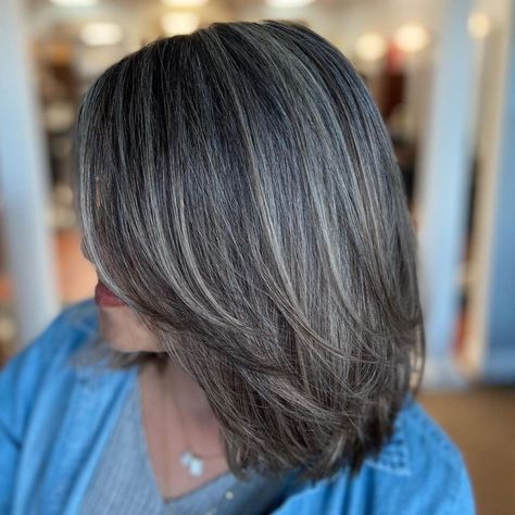 Dark Hair Transition to Gray Dark Hair Going Gray, Gray Hair With Highlights, Gray Transition, Grey Hair Before And After, Gray Hair Transition, Grey Hair Care, Grey Hair Dye, Hair Transition, Hair With Highlights