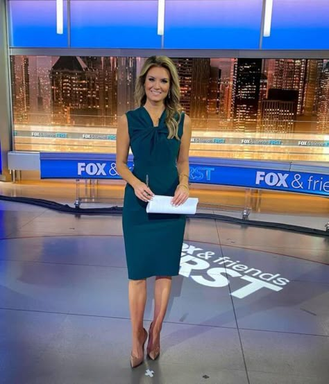 Biography Jillian Mele, a famous American broadcast journalist, news anchor, and reporter located in New York City, is a co-host… Read more: Jillian Mele Biography: Age, Height, Measurements, Net Worth, Married Husband, Instagram, Salary, Wikipedia, Boyfriend Jillian Mele, Leggings And Sneakers, Anchor Clothes, Types Of Dancing, Famous Americans, News Anchor, That One Friend, Emmy Awards, Every Single Day