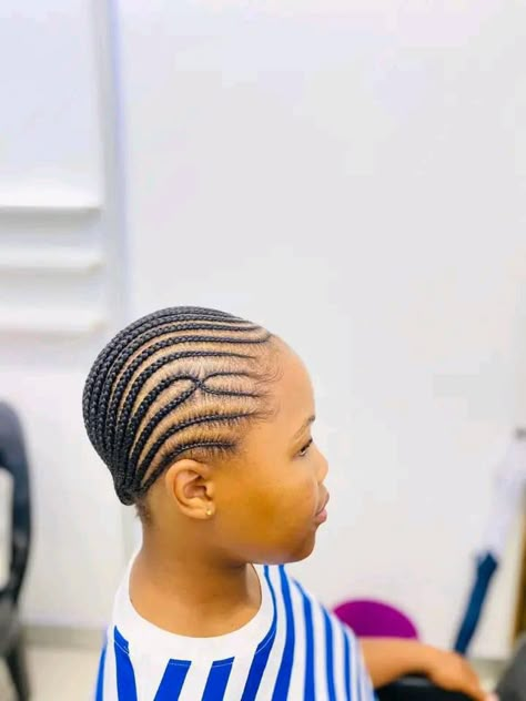 Mukule Hairstyle, Freehand Hairstyles For Natural Hair, Free Hand Hairstyles For Black Women, Snoopy Hairstyles For Black Women, Free Hand Cornrows For Black Hair, Free Hand Hairstyles Natural Hair, Freehand Cornrows, Snoopy Hairstyles, Freehand Hairstyle For Black Women