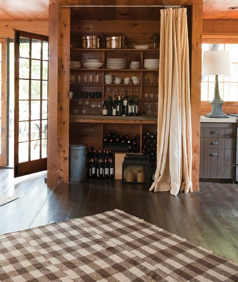 Bobby McAlpine, Susan Ferrier: Instead of doors, burlap curtains partially conceal the kitchen pantry. In a house whose intention is to serve, not to impress, there is no need to hide the implements of living. http://www.lonny.com/Scout+Out/articles/ausRL5M8DEa/4+Design+Tips+Bobby+McAlpine+Susan+Ferrier Pantry Curtain, Farmhouse Shelves Diy, Farm Kitchen Ideas, Bobby Mcalpine, Farmhouse Kitchen Curtains, Cottage Kitchen Cabinets, Curtains Decor, Hidden Pantry, Closet Curtains