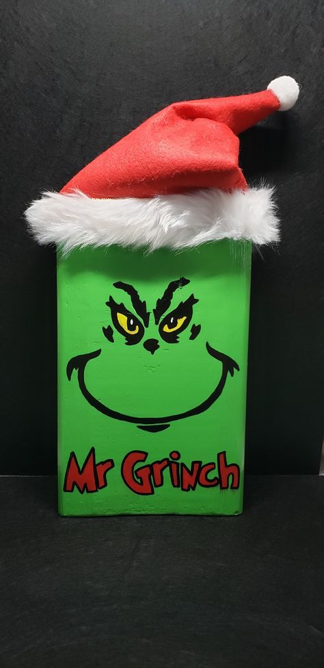 Grinch Painting Easy, Grinch Painting On Canvas Easy, Grinch Wood Crafts, Easy Grinch Painting, Grinch Painting On Canvas, Grinch Canvas Painting, Grinch Paintings, Whobilation Party, Grinch Painting