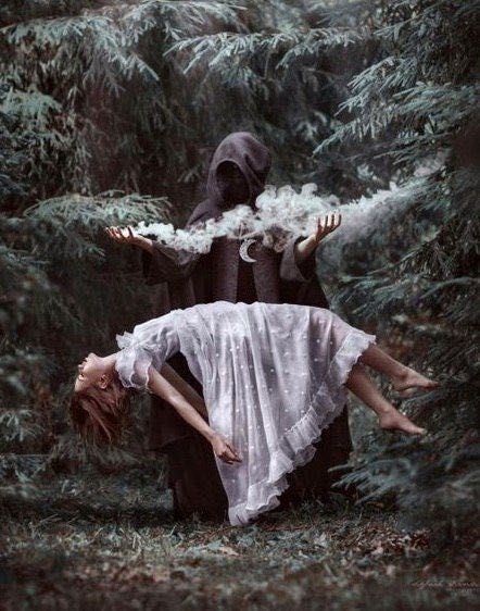 Levitation Photography, Halloween Photography, Magic Aesthetic, 다크 판타지, Fantasy Photography, Halloween Photoshoot, Witch Aesthetic, Halloween Photos, Fantasy Aesthetic