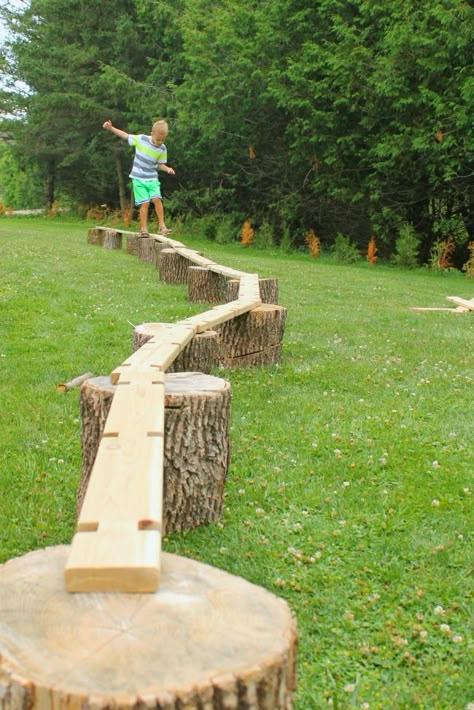 An Invitation to Build Big - How Wee Learn Taman Air, Outdoor Play Spaces, Outdoor Play Areas, Diy Playground, Kids Outdoor Play, Outdoor Games For Kids, Games Kids, Natural Playground, Outdoor Classroom