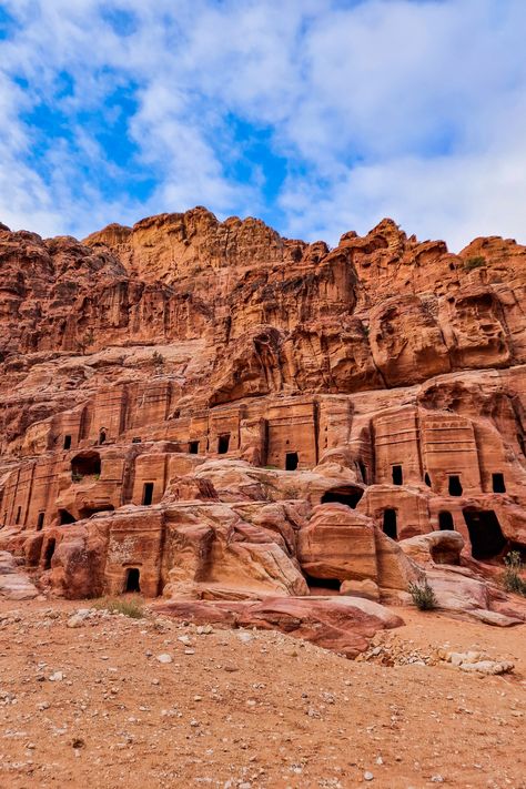 Petra Petra City Jordan, Petra Jordan Aesthetic, Petra Jordan Photography, Jordan Place, Terrarium Desert, Trips Aesthetic, Petra Jordan Travel, Petra In Jordan, Jordan Aesthetic