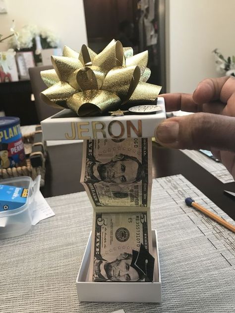 How To Gift Money Ideas (25 Insanely Creative Money Gifts) - Up The Side Hustle Gift Money Ideas, Money Gift Ideas, Birthday Money Gifts, Graduation Money Gifts, Holiday Chaos, Book Christmas Gift, Cupcake Decorating Tips, Graduation Money, Gift Money