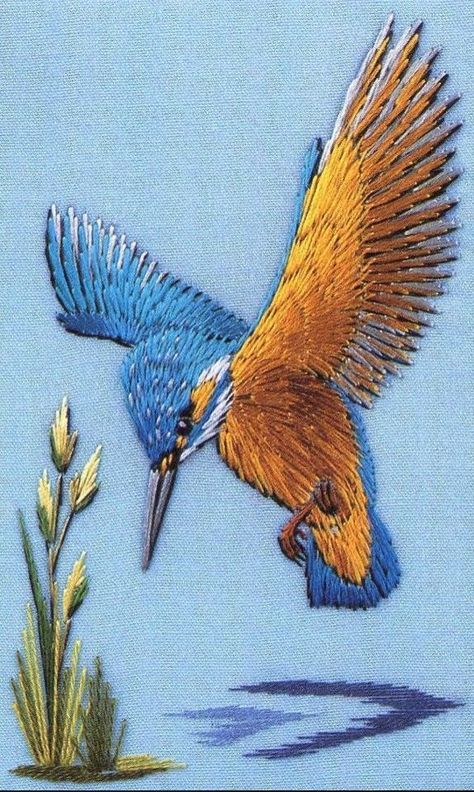 Inspiration for the kingfisher embroidery on the nans' Kingfisher on the Heath Pub aprons. Embroidery Crafts, Garden Fun, Embroidered Bird, Pola Sulam, Embroidery Videos, Embroidery Works, Bird Embroidery, Brazilian Embroidery, Ribbon Art