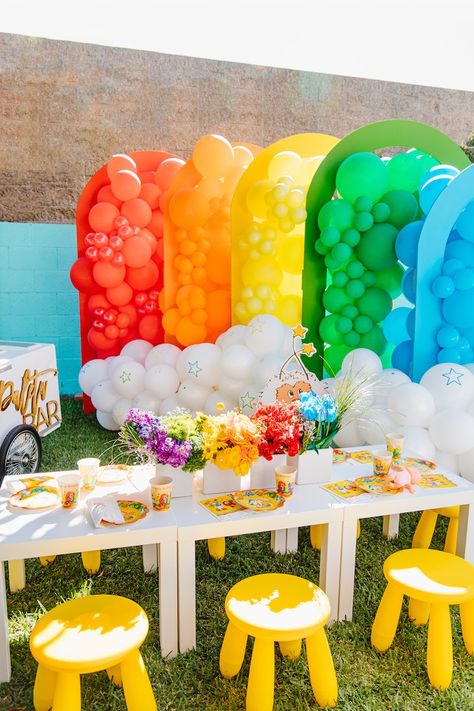 Color Theme Party Ideas For Adults, Rainbow Bright Party, Rainbow Brite Party, Rainbow Brite Birthday, All About Rainbows, Make Up Yeux, Rainbow Birthday Party Decorations, Decorating Business, Rainbow Themed Birthday Party