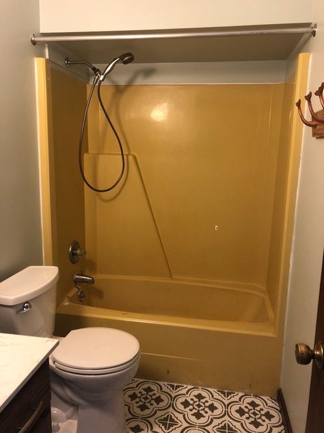 Shower Makeover Diy, Fiberglass Shower Stalls, Tub Surround Ideas, Bathtub Makeover, Color Bathtub, Tub Paint, Cheap Bathtubs, Tub Refinishing, Shower Makeover