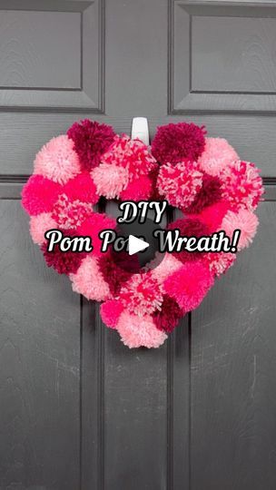 Yarn Wreath Diy, Crafts Around The World, Cupid's Kiss, Valentine Diys, Dollar Store Projects, Dollar Tree Projects, Diy Valentines Day Wreath, Valentines Idea, Valentine Wreath Diy