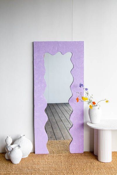 Diy Wavy Mirror, Lilac Paint, Colorful Mirror, Art Deco Frame, Wavy Mirror, Mirror Frame Diy, Colorful Apartment, Diy Tile, Texture Paint