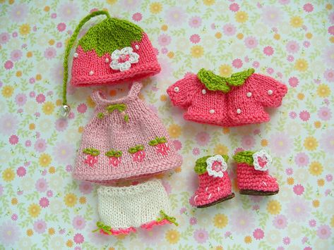 Miniature Knitting, Little Cotton Rabbits, Knitting Dolls Clothes, Crochet Doll Dress, Crochet Doll Clothes, Baby Doll Clothes, Dress Jacket, Sylvanian Families, Knitted Dolls