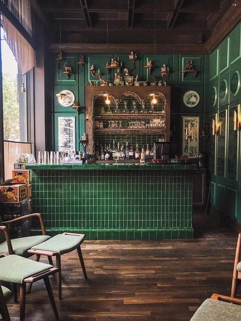 Zigarren Lounges, Green Tiles, Pub Interior, Bar In Casa, Decoration Restaurant, Bar Inspiration, Bar Interior Design, Wooden Floors, Bar Interior