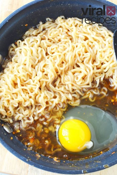 Recipe With Everything Bagel Seasoning, Eggs In Ramen Noodles, Tik Tok Ramen Noodles With Egg, Tik Tok Ramen Noodles, Egg Ramen Noodles, Ramen Noodles With Egg, Viral Tiktok Ramen, Ramen Seasoning Recipe, Tiktok Ramen Recipe