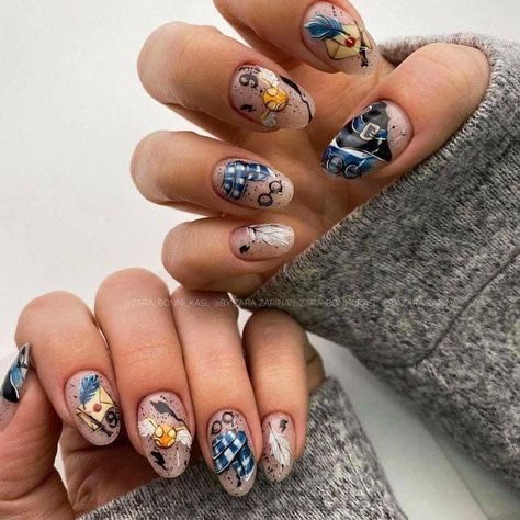 Disney Harry Potter Nails, Hp Nails, Harry Potter Nails Designs, Potter Nails, Harry Potter Nail Art, Cartoon Nail Designs, Harry Potter Nails, Fingernails Painted, Harry Potter Baby Shower