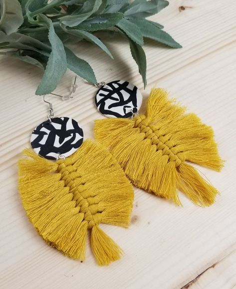 Macrame And Clay Earrings, Round Polymer Clay Earrings, Diy Fabric Jewellery, Diy Earrings Polymer Clay, Fabric Earrings, Polymer Earrings, Polymer Clay Diy, Polymer Clay Jewelry Diy, Clay Jewelry Diy