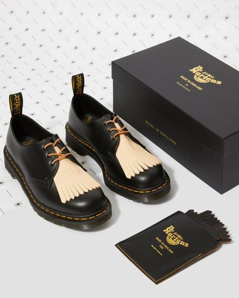 1461 Hender Scheme | Shoes | Dr Martens Official Site Black Dr Martens, Cat Shoes, Shoes Photo, Old Shoes, Tan Heels, Veg Tan Leather, Doc Marten Oxford, Goodyear Welt, Black Laces