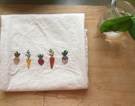 Embroidery Decor, Embroidery Napkins, Hand Embroidery Patterns Free, Clothes Embroidery Diy, Root Vegetable, Embroidered Napkins, Hand Embroidery Projects, Pola Sulam, Embroidery On Clothes