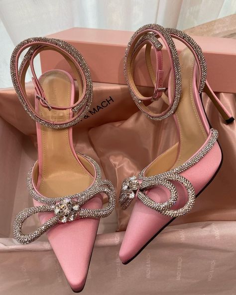 Pink Mach Mach Heels, Satin Runway, Wedding Mules, Fashion Shoes Heels, Cute Shoes Heels, Gorgeous Heels, Shoes World, High Heels Sandals, Slippers For Women