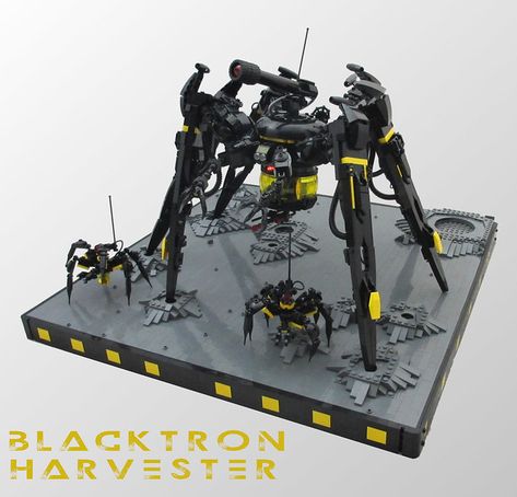 All the Blacktron spiders come out for Halloween Lego Sculptures, Lego Spaceship, Lego Mechs, Lego Robot, Lego Mecha, Lego Bionicle, Lego Construction, Lego Space, Cool Lego Creations