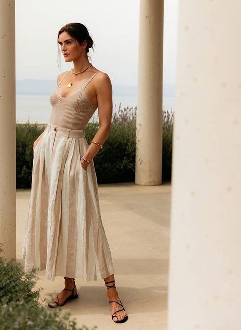 mariascrapbook: Hilary Rhoda | Net a Porter - Cinnamon Spark Stylish Everyday Outfits, Estilo Vanessa Hudgens, Mode Inspo, Mode Inspiration, Looks Vintage, Primavera Estate, A Dress, Look Cool, Casual Outfit