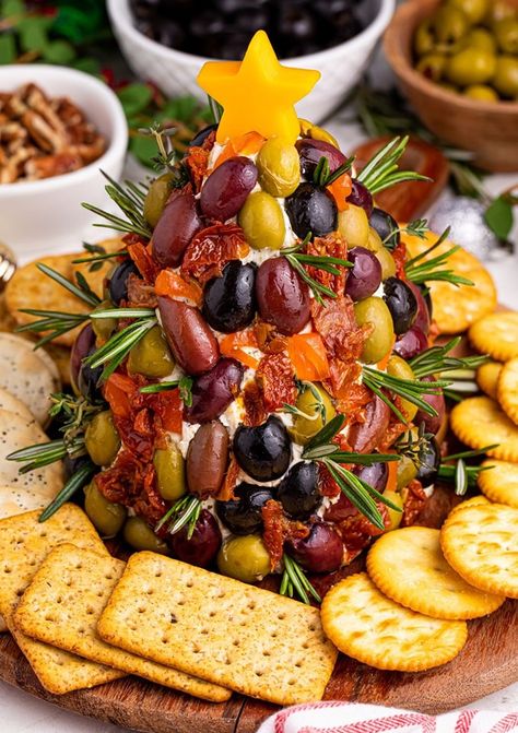 Antipasto Christmas Tree Cheese Ball... - Incredible Recipes Tree Cheese Ball, Christmas Tree Cheese Ball, Christmas Tree Cheese, Cheese Stars, Elephant Food, Holiday Entertaining Food, Party Appetizer, Entertaining Recipes, Incredible Recipes