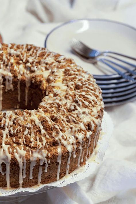 Sour Cream Coffee Cake - Cinnamon Swirl Coffee Cake, Angel Food Cake Pan, Cinnamon Coffee Cake, Sour Cream Coffee Cake, Cream Cheese Muffins, Cinnamon Coffee, Yom Kippur, Cinnamon Swirl, Best Food Ever