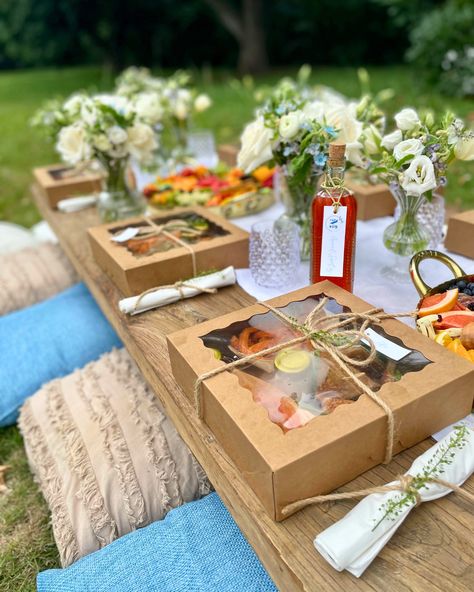 Ready for some outdoor fun? Our customized grazing boxes are the perfect addition to your picnic or celebration! Packed with your favorite treats 🧀🍇, they're sure to make your gathering even more memorable.💫💗  .... #MinasCatering #BirthdayCelebrations #GrazingBox Grazing Box Ideas, Individual Grazing Boxes, Grazing Boxes, Backyard Elopement, Picnic Box, Picnic Wedding, Food Concept, Picnic Food, Picnic Party