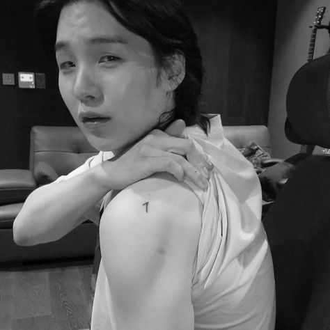 suga "7" tattoo reveal 7 Tattoo, Boy Scouts, Min Yoongi, Tattoos