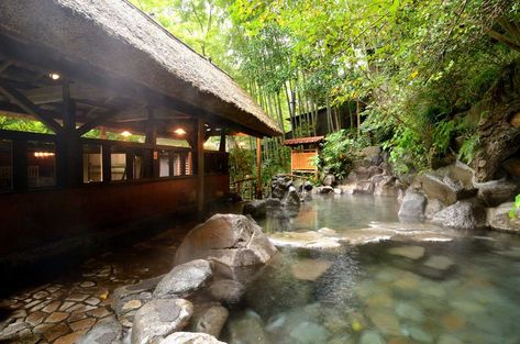 7 Best Tattoo Friendly Onsen Hot Springs near Tokyo - Japan Web Magazine Onsen Kyoto, Onsen Bath, Onsen Ryokan, Onsen Japan, Japanese Onsen, Japanese Hot Springs, Spring In Japan, Japanese Bath, Outdoor Baths