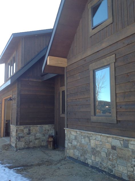 Wood Grain Siding, Mountain House Siding Ideas Exterior, Wood Look Siding Exterior, Siding That Looks Like Wood, Faux Wood Exterior Siding, Montana Home Exterior, Montana Exterior Home, Woodtone Rustic Series Siding, Outdoor Siding