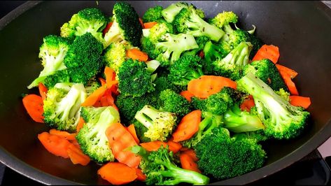 Step-by-Step Guide on How to Stir Fry Carrots and Broccoli Stir frying is a quick and delicious way to prepare vegetables, and carrots and broccoli make a colo Broccoli And Carrot Stir Fry, Sauteed Broccoli And Carrots, Stir Fry Broccoli And Carrots, Carrots And Broccoli Recipes, Broccoli Carrot Stir Fry, Fry Carrots, How To Stir Fry, Carrot Stir Fry, Cooked Baby Carrots