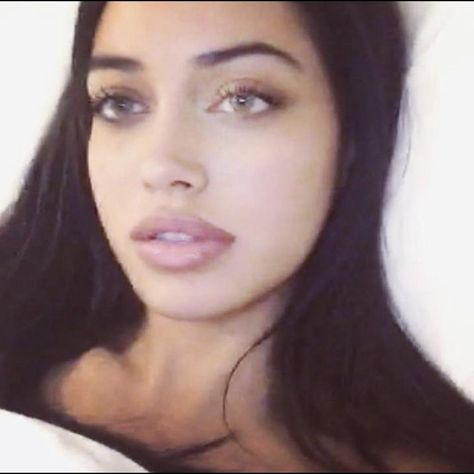 #cindykimberly #tumblr #makeup #2015 #aesthetic #wolfiecindy Guys In Beanies, Discord Pfp, Cindy Kimberly, Aesthetic Outfit Ideas, Light Eyes, Classy Casual Outfits, Alternative Outfits, Star Girl, Pretty Makeup