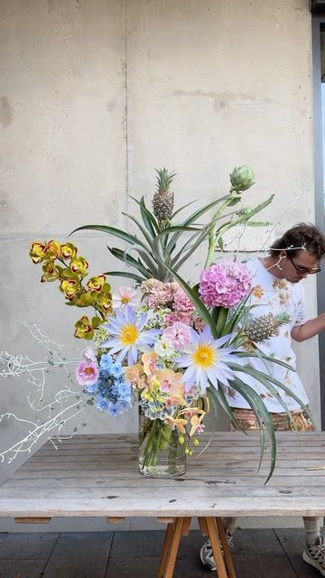 Artichoke Flower, Flower Shop Decor, Hotel Flowers, Altar Flowers, Modern Wedding Flowers, Hydrangea Bouquet, Rose Centerpieces, Flower Therapy, Vase Arrangements