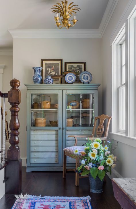 Eclectic Cabin, Cape Cod Interiors, Cape Cod House Interior, Cape Cod Towns, England Cottage, New England Cottage, Nantucket Cottage, Brick Cottage, Cape Cod Cottage