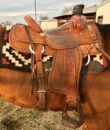 Ranch Saddle, Quarter Horses For Sale, Saddle Making, Ranch Horses, Saddles For Sale, Horse Braiding, Cowboy Posters, Roping Saddles, Western Horse Saddles