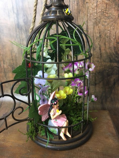 Decorate A Fireplace, Indoor Fairy Garden, Cage Decor, Craft Therapy, Vintage Birdcage, Indoor Fairy Gardens, Snails In Garden, Garden Display, Bird Cage Decor