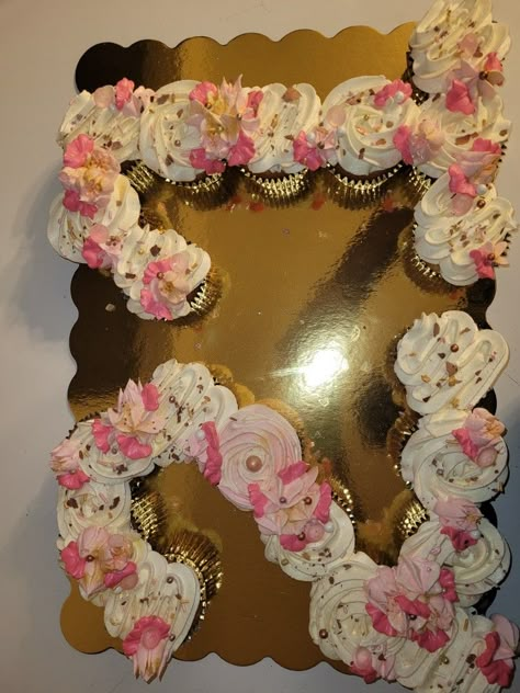 21st Birthday Cupcake Ideas For Her, Bday Cupcakes For Women, Floral 21st Birthday Theme, 21 Cupcake Cake Number, 21 Birthday Cupcakes Ideas, 21st Cupcake Ideas, 21 Birthday Cupcakes, 20th Birthday Cupcakes, Birthday Treat Ideas