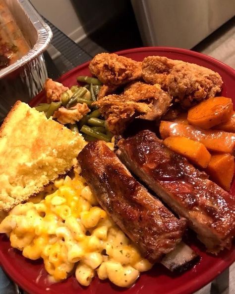 Ready for October and November  Follow @icrave_food  #macandcheese #yams #ribs #greenbeans #chicken #friedchicken #cornbread #explore… Diner Recept, Soul Food Dinner, Food Dinner, Food Goals, Sunday Dinner, Food Obsession, Food Cravings, I Love Food, Soul Food