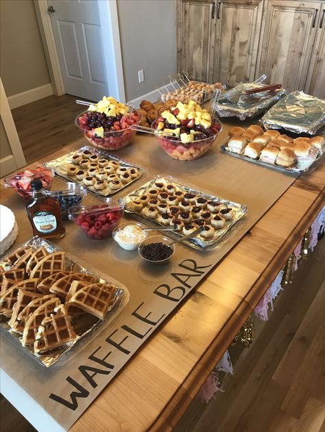 Brunch. Sweet 16 Party Ideas Brunch, Sweet 16 Breakfast Ideas, Midnight Brunch Party, Sweet 16 Brunch Decorations, Hoco Brunch Ideas, Hoco Morning Brunch, Pancake Bar Ideas Brunch Party, Hoco Breakfast, Sweet 16 Brunch Ideas