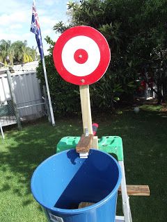 Backyard Play Project Ideas: Dunk Bucket Kids Team Building Activities, Dunking Booth, Easy Birthday Party Games, Homemade Carnival Games, Diy Bucket, Dunk Tank, Youth Group Games, Survival Camping, Adult Party Games